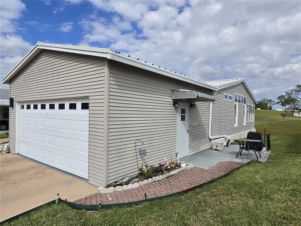 Detached Garage, Exterior