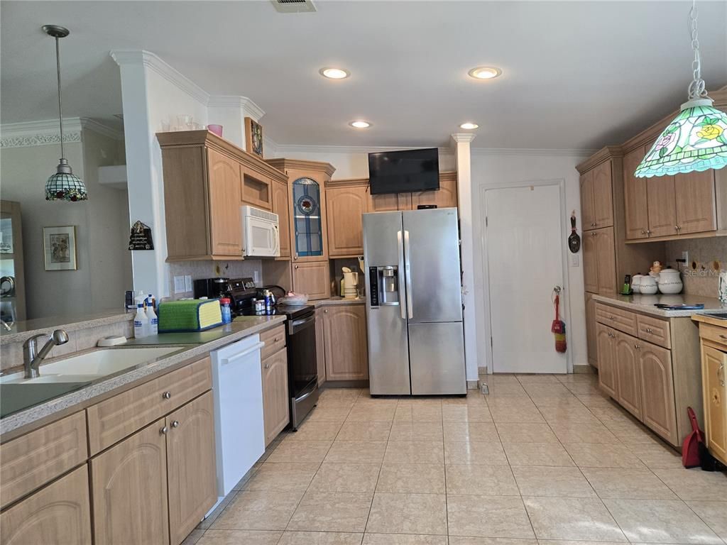 Interior, Kitchen, Pendant Lights, Recessed Lighting, Stainless Steel Appliances