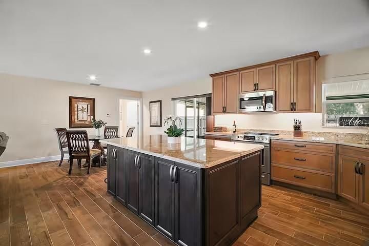 Dining room, Interior, Kitchen, Recessed Lighting, Wood Texture Flooring