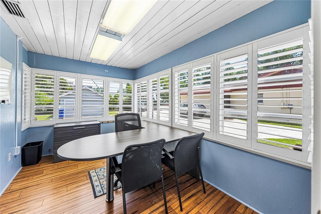 Dining room, Interior, Sun Room, Wood Texture Flooring