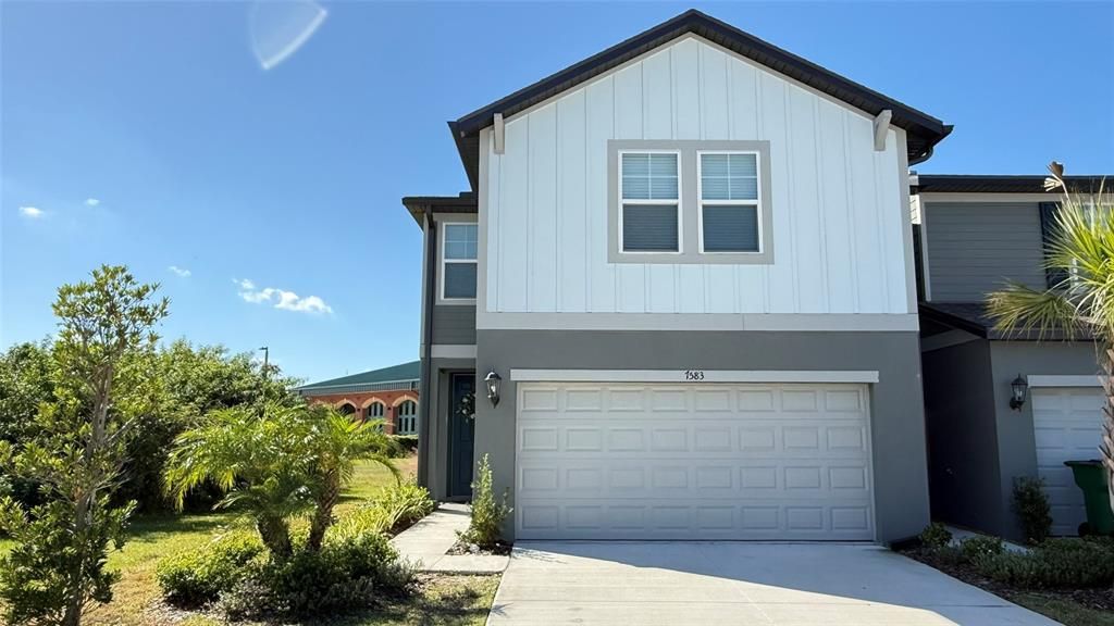 Attached, Exterior, Facade, Farmhouse