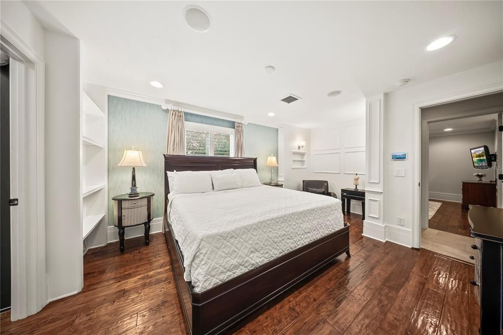 Bedroom, Interior, Recessed Lighting, Wood Texture Flooring