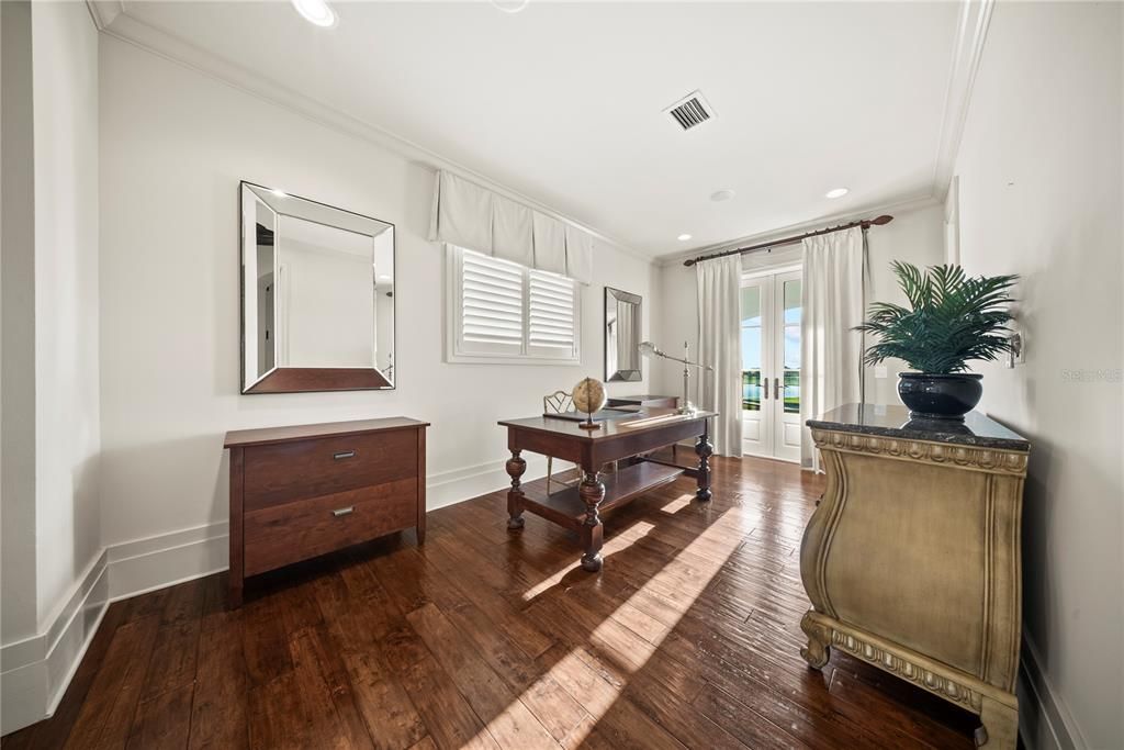 Home Office, Interior, Recessed Lighting, Wood Texture Flooring
