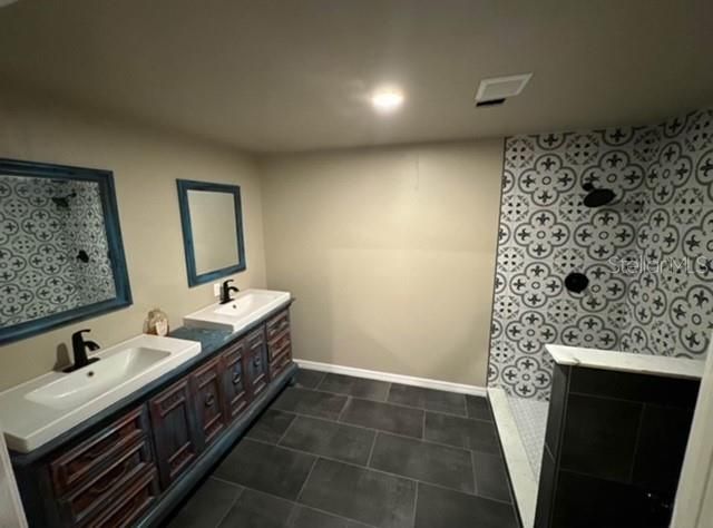 Bathroom, Dual Sink Vanities, Interior, Recessed Lighting