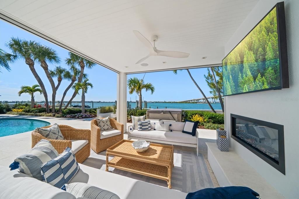 Fireplace, Interior, Living room, Pool, Water