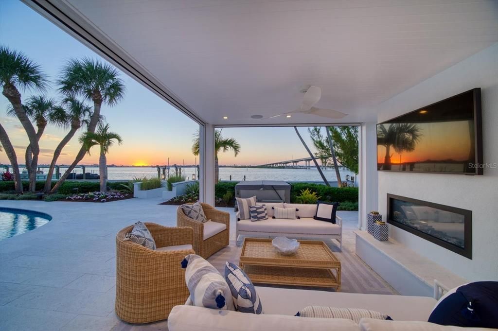 Exterior, Fireplace, Pool, Recessed Lighting, Water