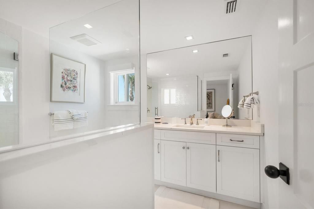 Bathroom, Interior, Recessed Lighting
