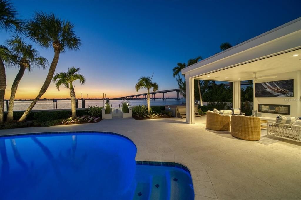 Exterior, Pool, Water