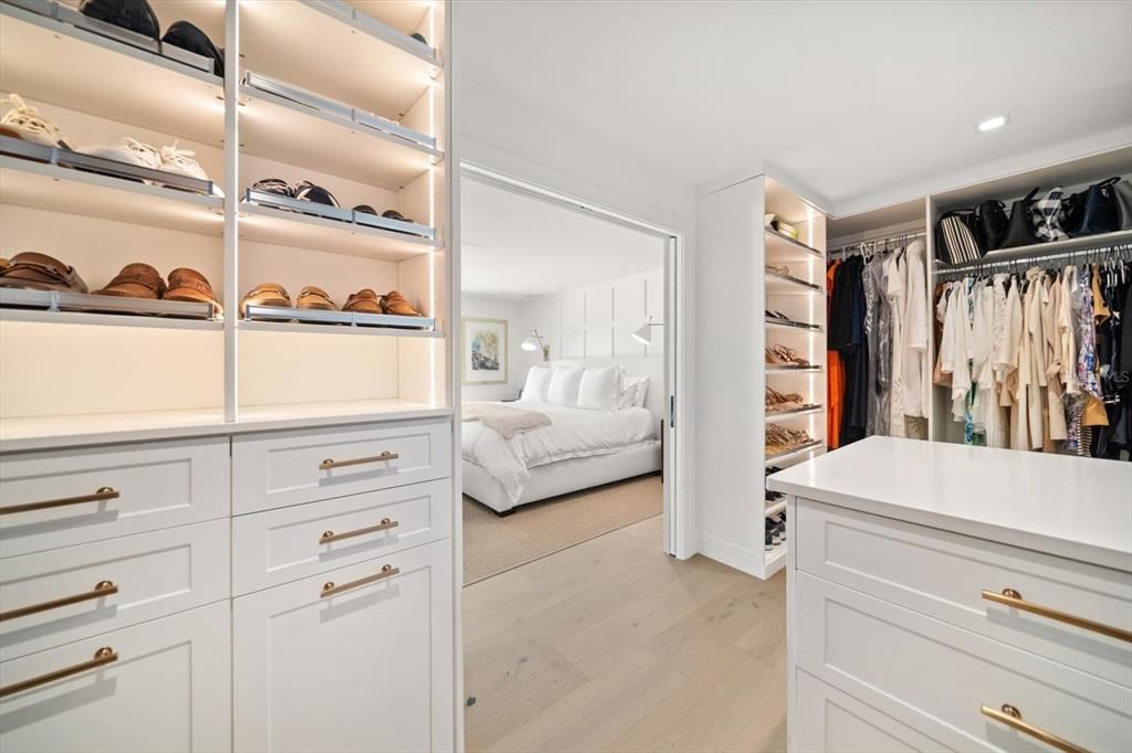 Bedroom, Interior, Recessed Lighting, Walk-in Closets, Wood Texture Flooring