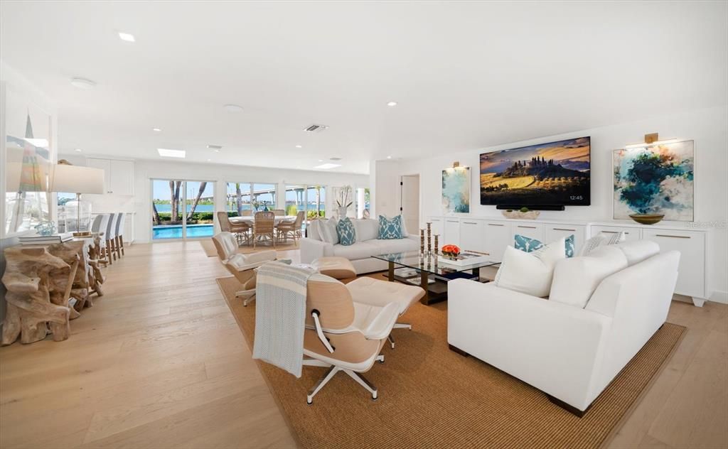 Dining room, Interior, Living room, Recessed Lighting, Wood Texture Flooring