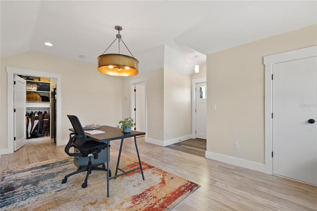 Home Office, Interior, Pendant Lights, Recessed Lighting, Wood Texture Flooring