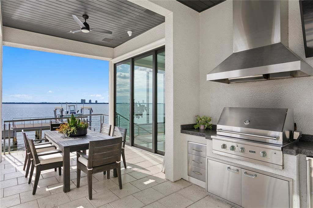 Exterior, Outdoor Kitchen, Water