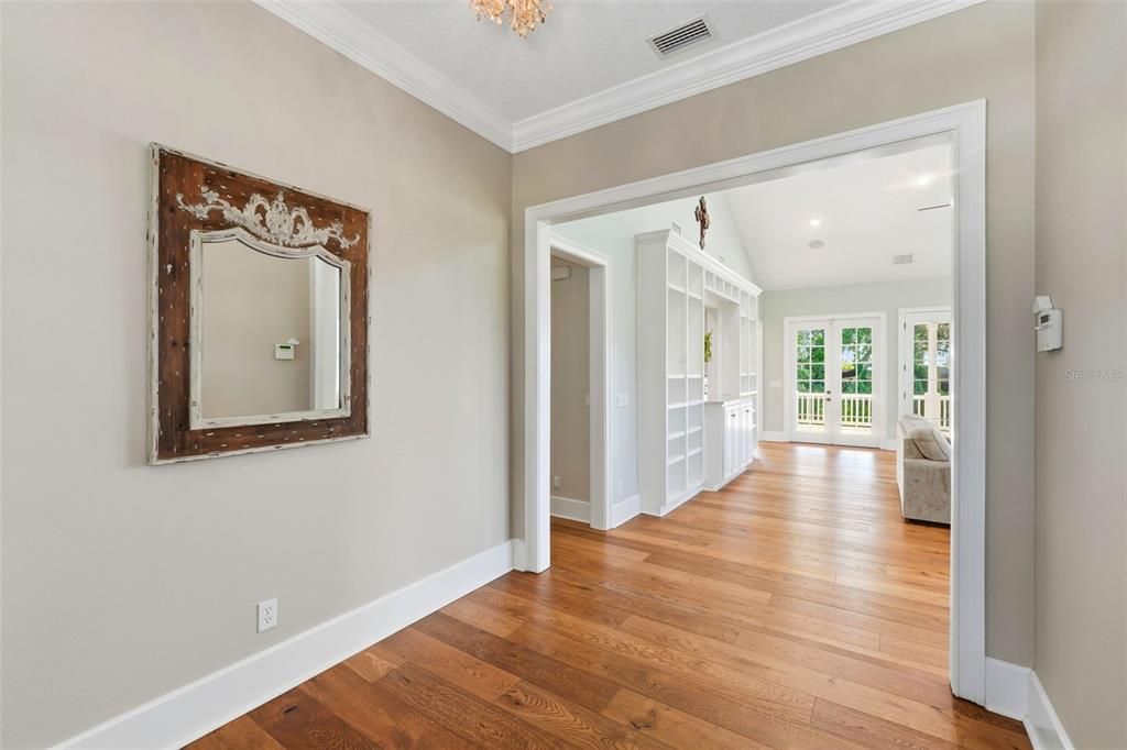 Interior, Recessed Lighting, Wood Texture Flooring