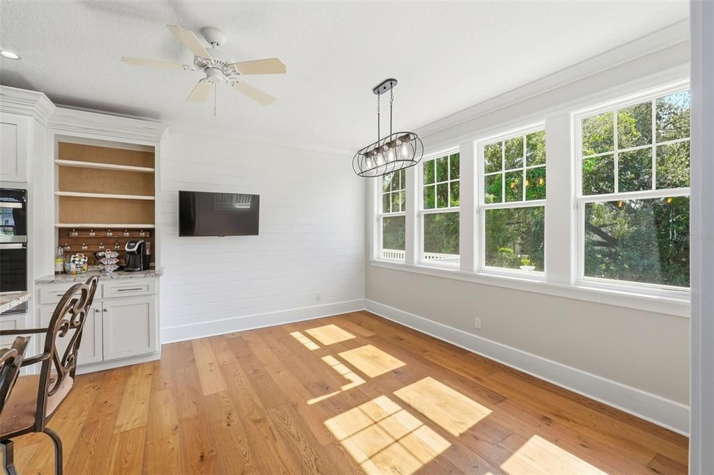 Interior, Pendant Lights, Recessed Lighting, Wood Texture Flooring