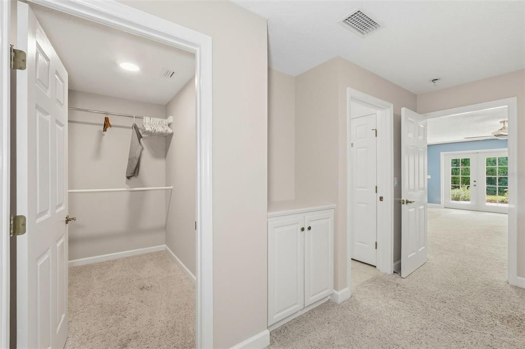 Empty room, Interior, Recessed Lighting, Walk-in Closets