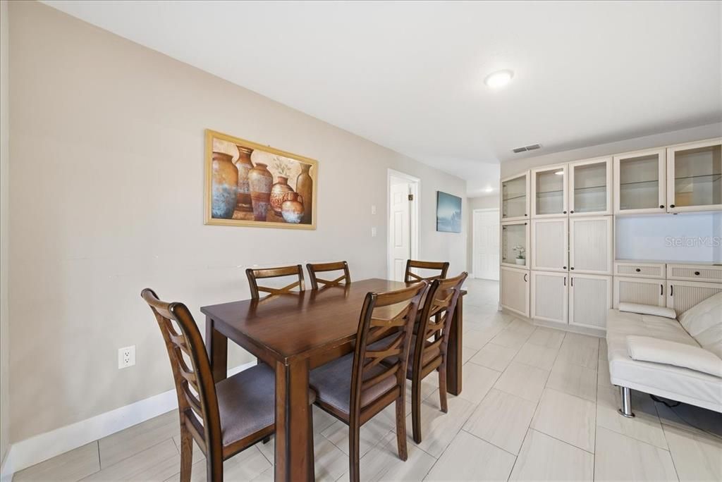 Dining room, Interior, Recessed Lighting