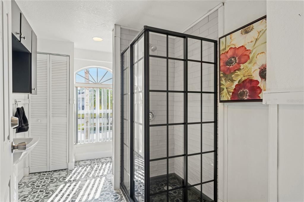 Bathroom, Interior, Recessed Lighting