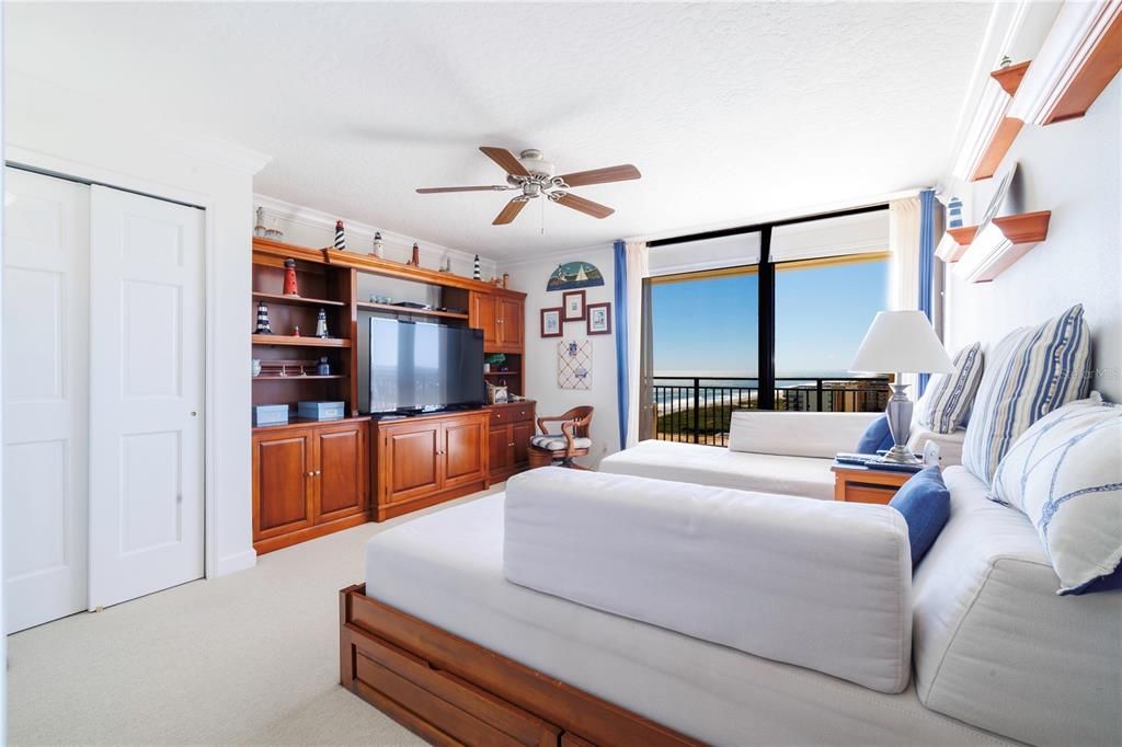 Bedroom, Interior, Water