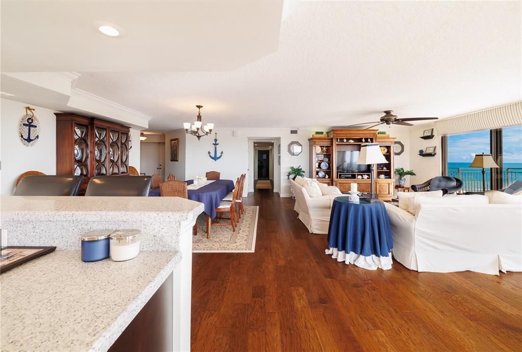 Chandelier, Dining room, Interior, Living room, Recessed Lighting, Water, Wood Texture Flooring