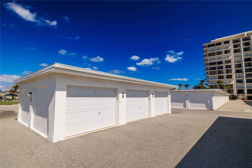 Detached Garage, Exterior