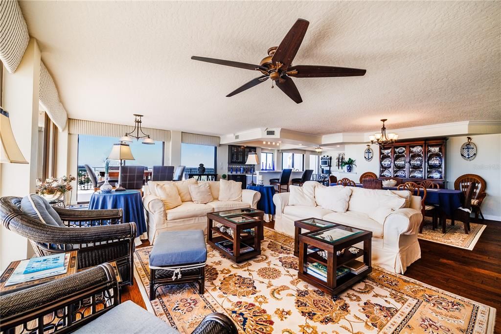Dining room, Interior, Kitchen, Living room, Pendant Lights, Wood Texture Flooring