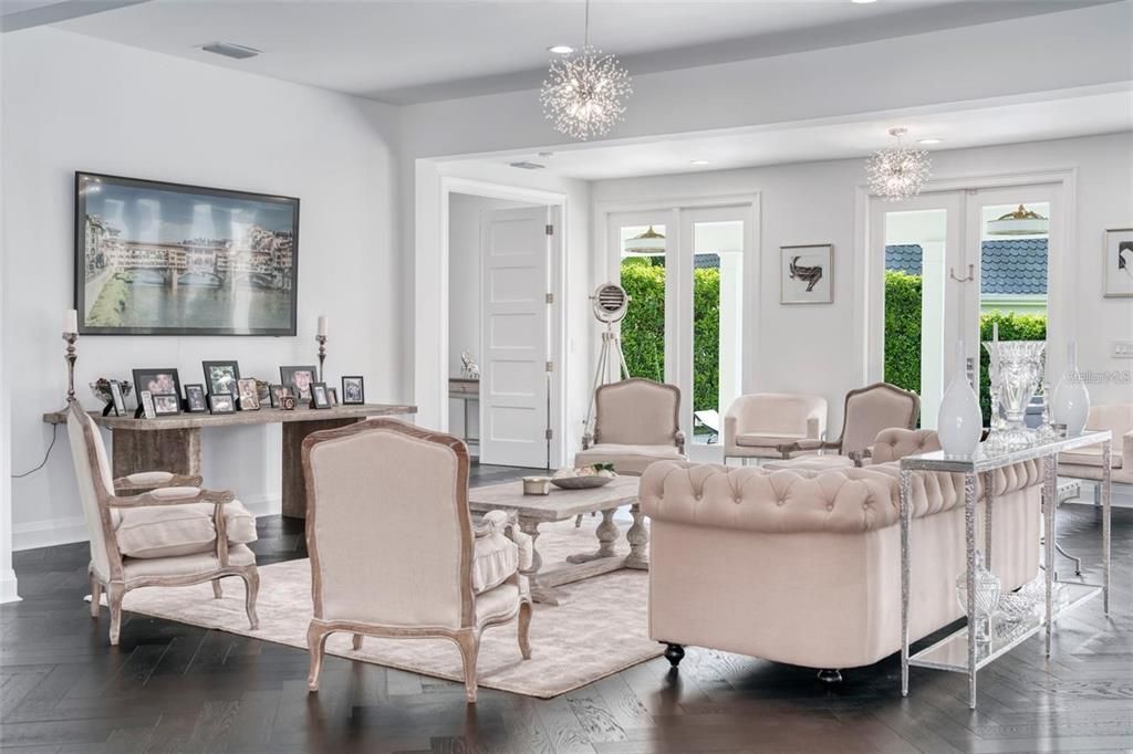 Chandelier, Dining room, Interior, Living room, Pendant Lights, Recessed Lighting, Wood Texture Flooring