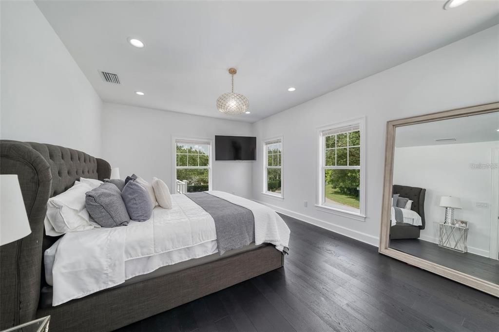 Bedroom, Interior, Pendant Lights, Recessed Lighting, Wood Texture Flooring