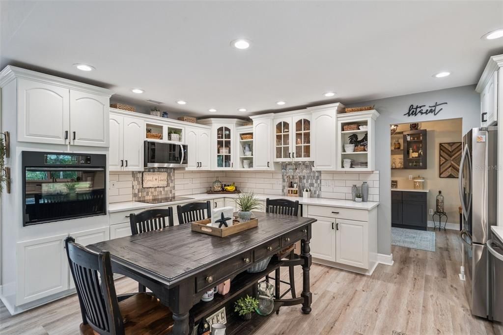 Dining room, Interior, Kitchen, Recessed Lighting, Wood Texture Flooring