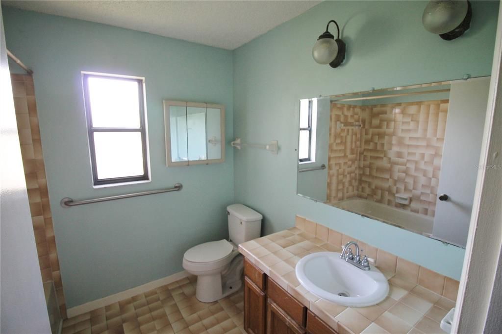Bathroom, Interior, Tile Countertops
