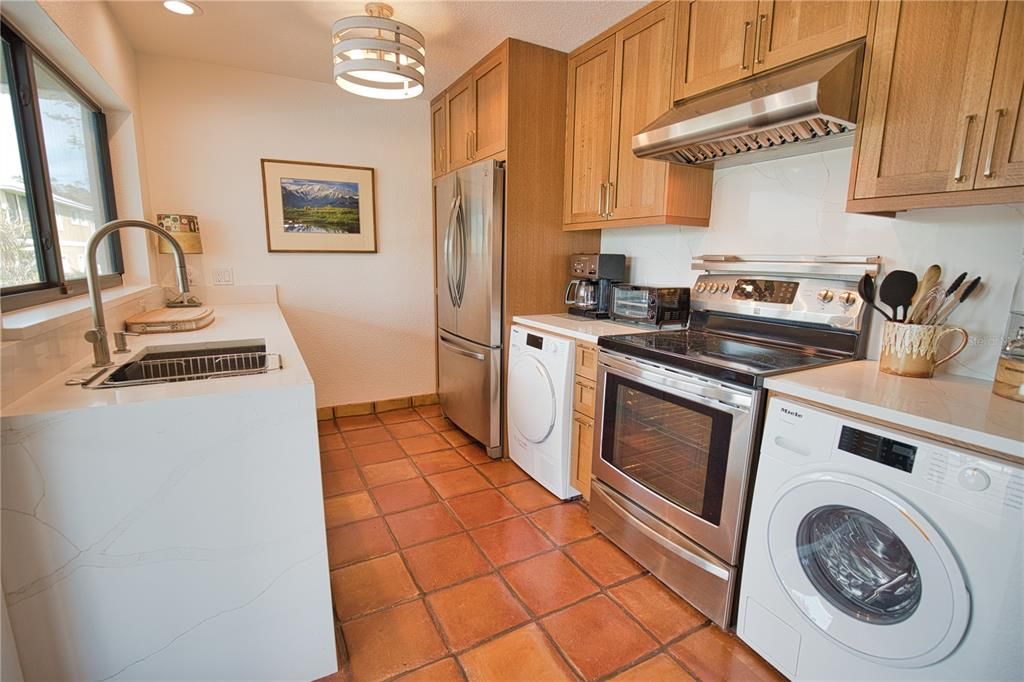 Interior, Kitchen, Recessed Lighting, Stainless Steel Appliances, Washer