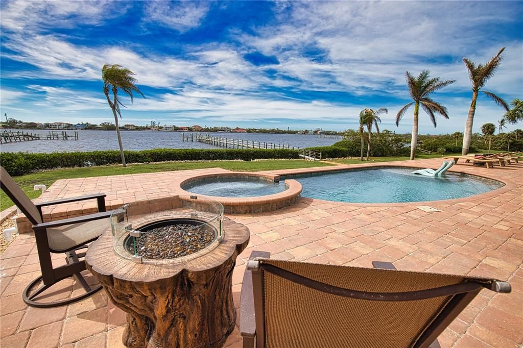 Exterior, Pool, Water