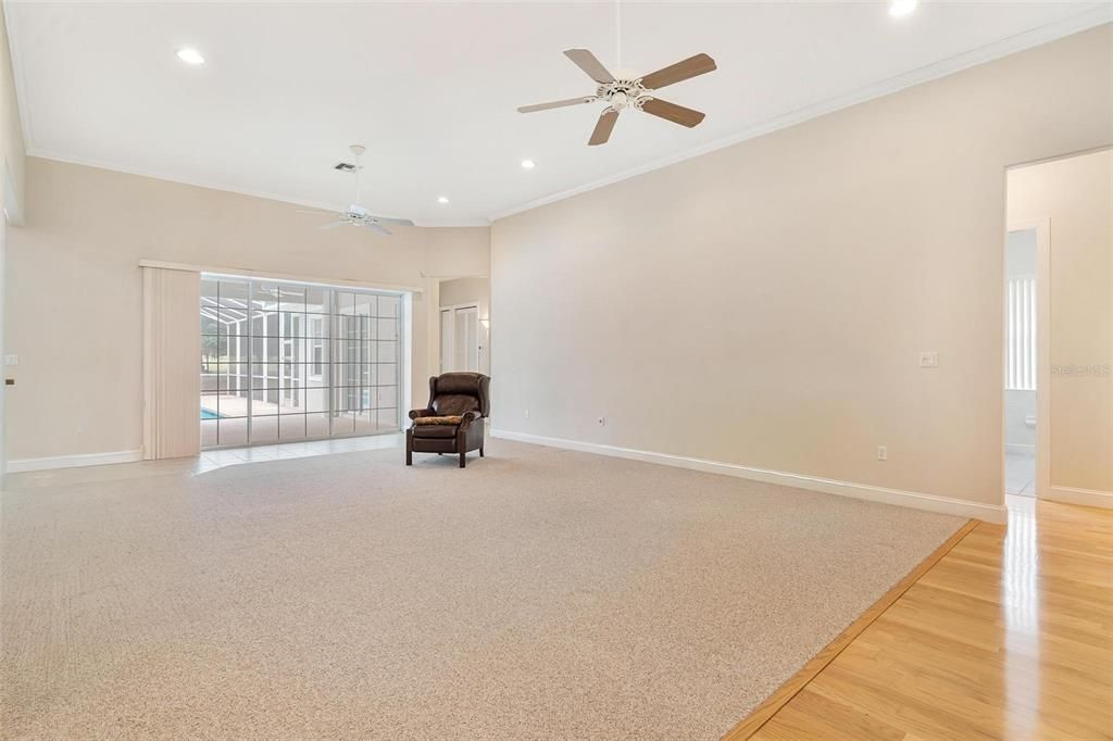 Empty room, Interior, Recessed Lighting, Wood Texture Flooring