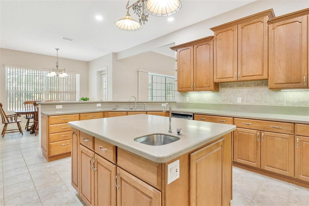 Dining room, Interior, Kitchen, Pendant Lights, Recessed Lighting