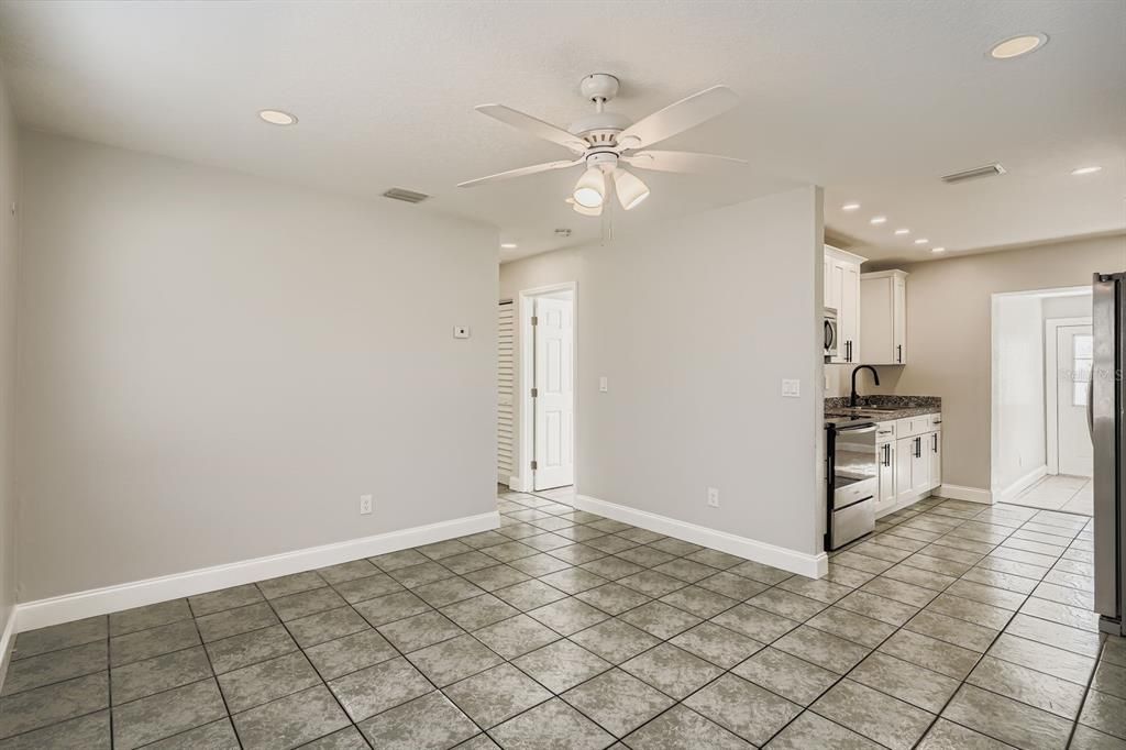 Empty room, Interior, Kitchen, Recessed Lighting
