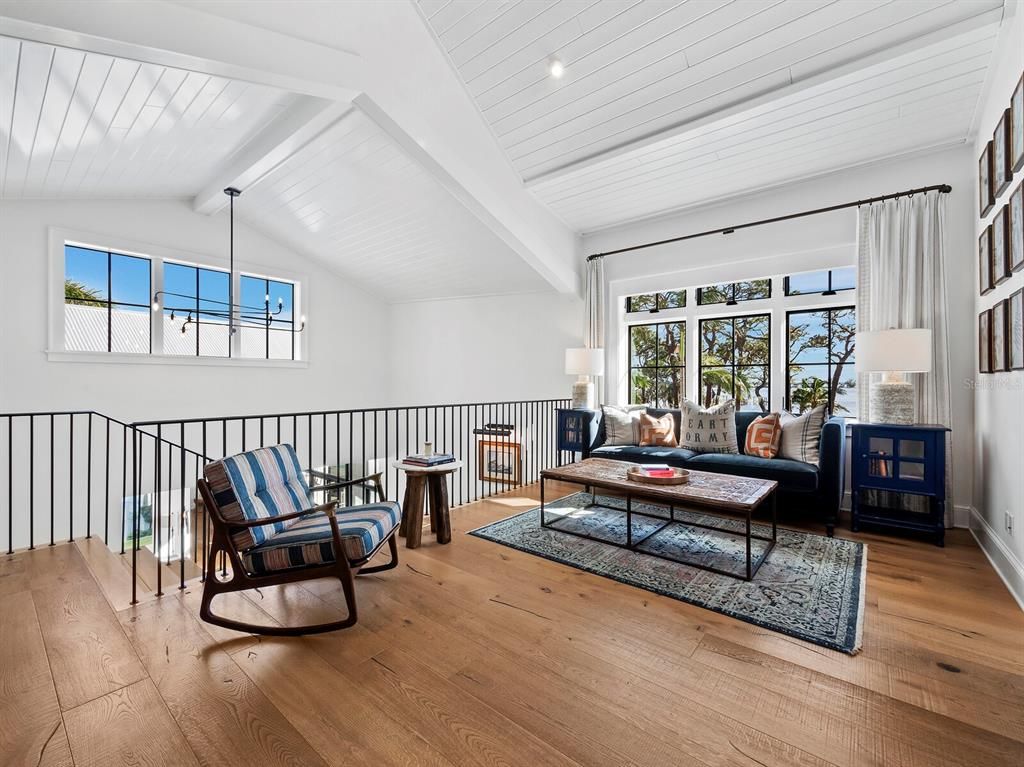 Interior, Living room, Pendant Lights, Recessed Lighting, Wood Texture Flooring