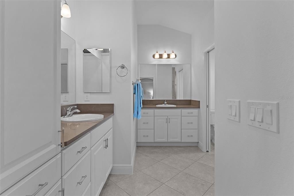 Bathroom, Dual Sink Vanities, Interior