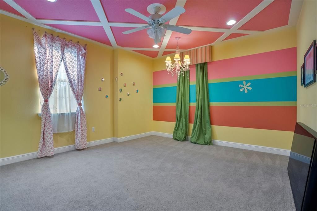 Chandelier, Empty room, Interior, Recessed Lighting