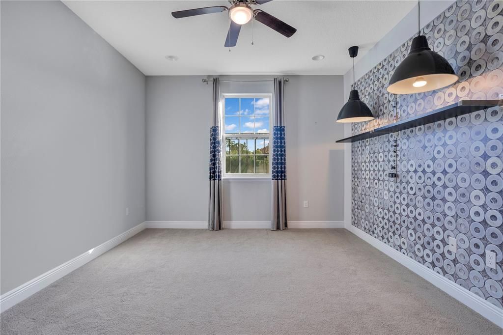 Empty room, Interior, Pendant Lights