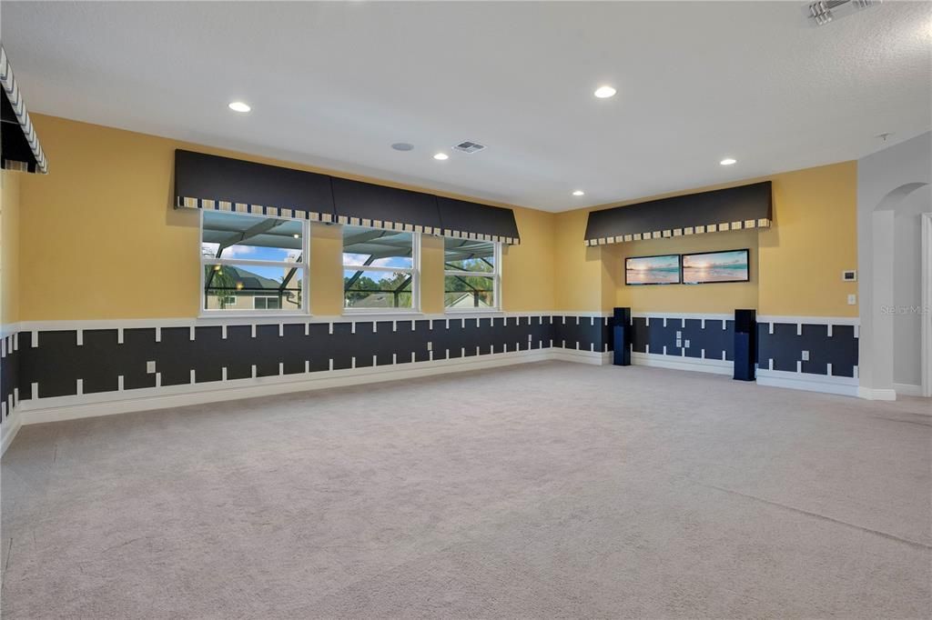 Empty room, Interior, Recessed Lighting