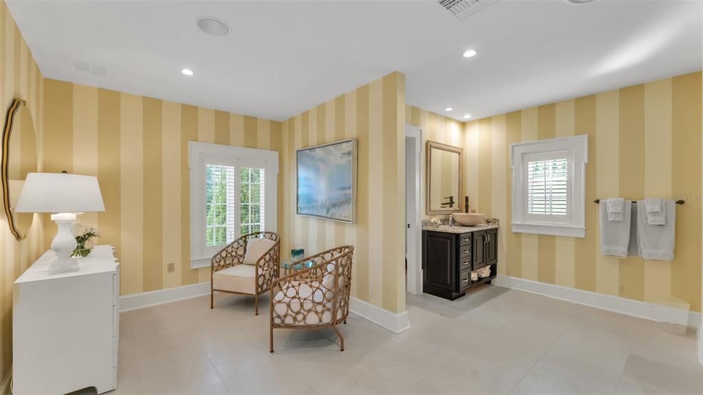 Bathroom, Interior, Recessed Lighting