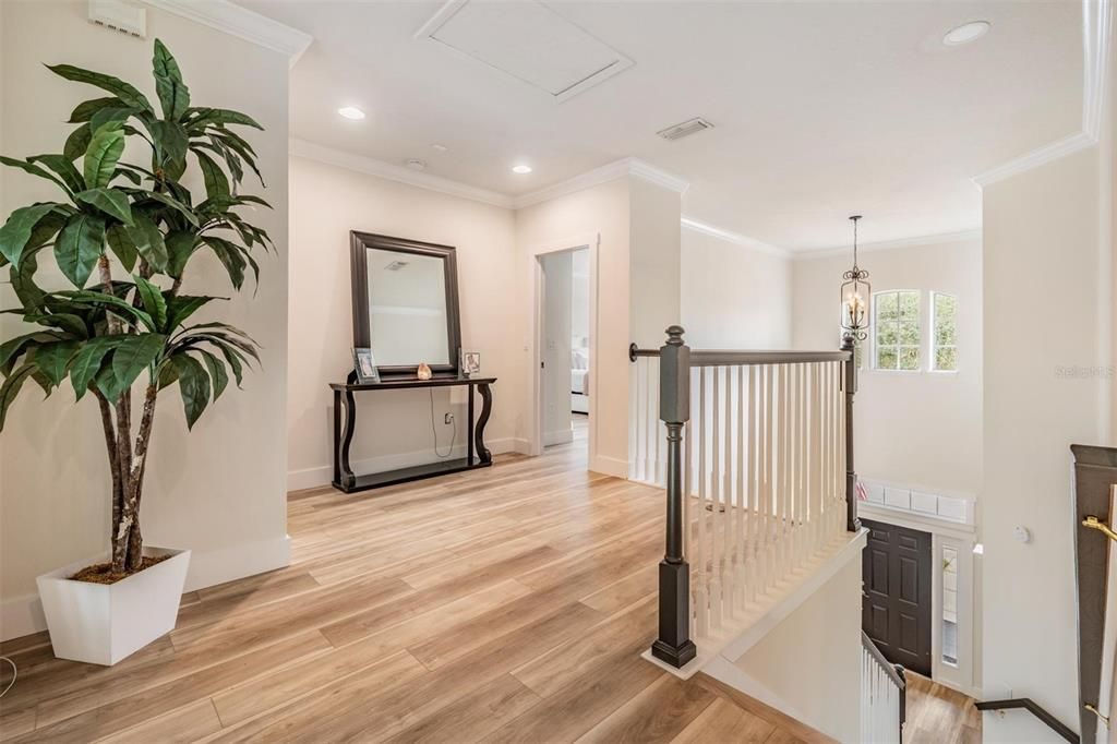 Interior, Pendant Lights, Recessed Lighting, Wood Texture Flooring