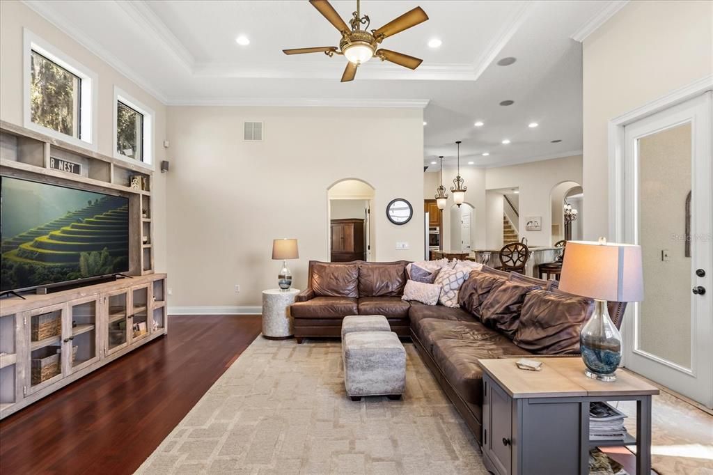 Interior, Living room, Pendant Lights, Recessed Lighting, Wood Texture Flooring
