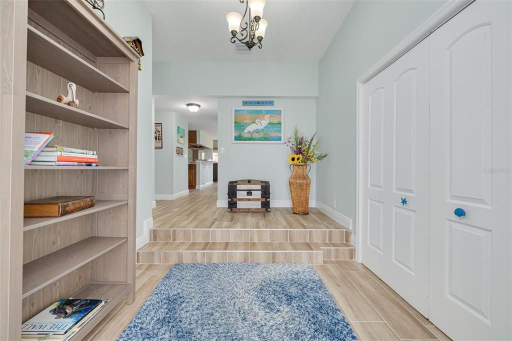 Interior, Pendant Lights, Wood Texture Flooring