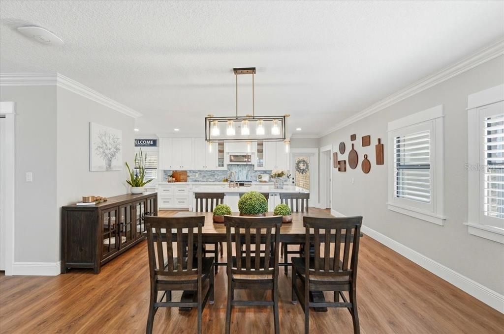 Dining room, Interior, Kitchen, Pendant Lights, Recessed Lighting, Wood Texture Flooring