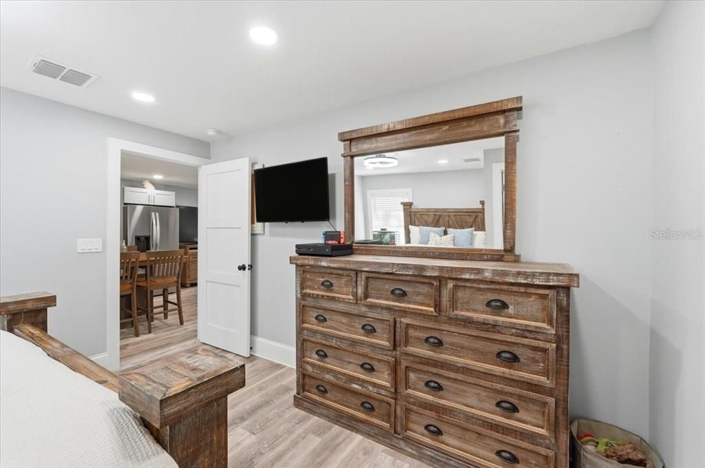 Bedroom, Dining room, Interior, Recessed Lighting, Wood Texture Flooring