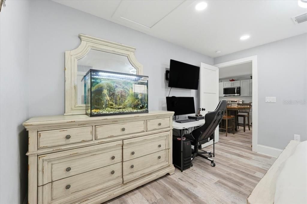 Home Office, Interior, Recessed Lighting, Wood Texture Flooring