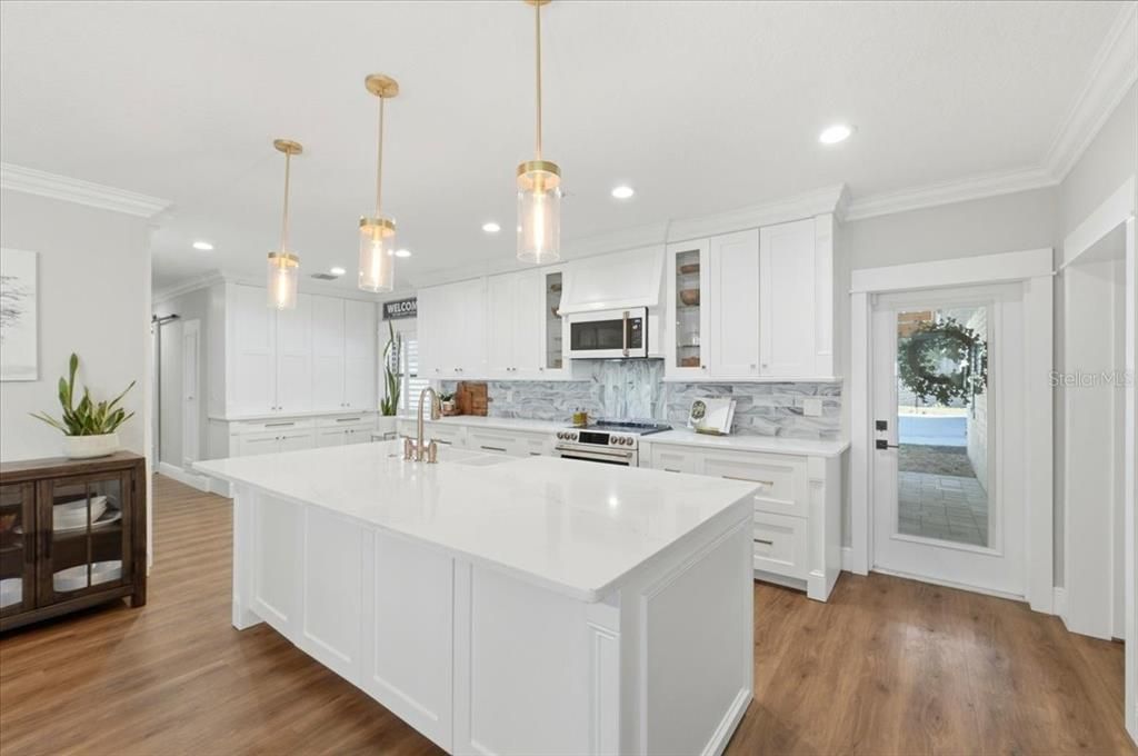 Interior, Kitchen, Pendant Lights, Recessed Lighting, Wood Texture Flooring
