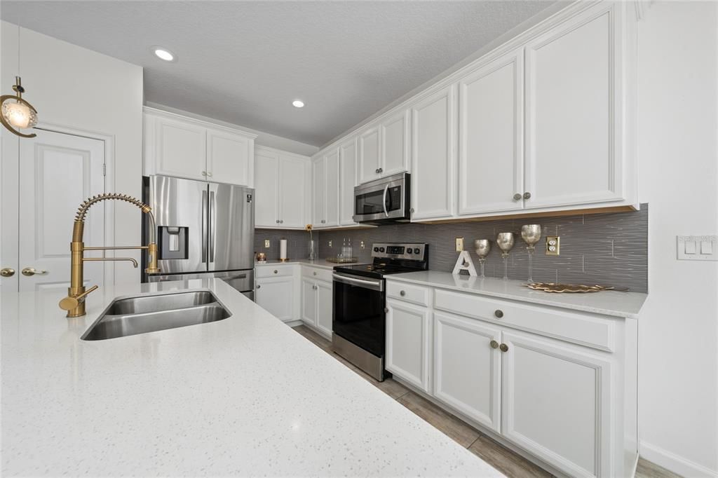 Interior, Kitchen, Pendant Lights, Recessed Lighting, Stainless Steel Appliances