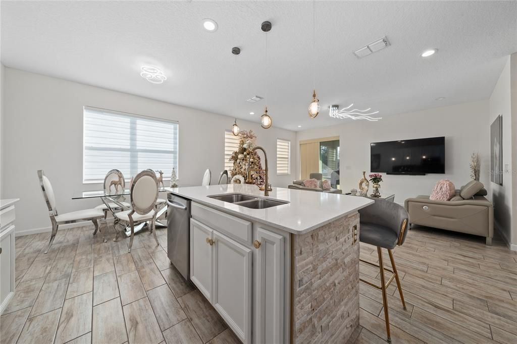 Dining room, Interior, Kitchen, Living room, Pendant Lights, Recessed Lighting, Wood Texture Flooring