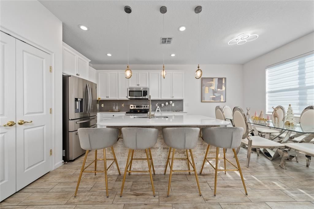 Dining room, Interior, Kitchen, Pendant Lights, Recessed Lighting, Stainless Steel Appliances